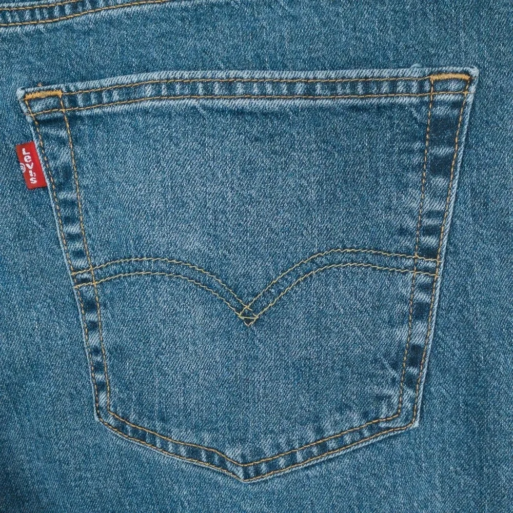 Levis out 10